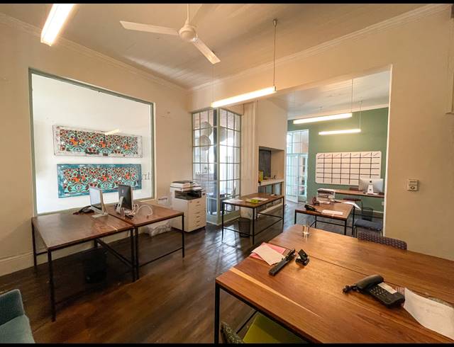300M² BUILDING FOR SALE IN TAMBOERSKLOOF